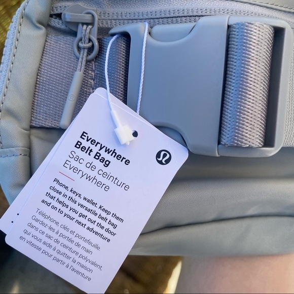 Lululemon Belt Bag Silver Drop NWT - Picture 3 of 4